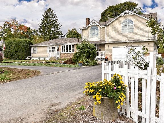 2nd image of 177 Borden Ave