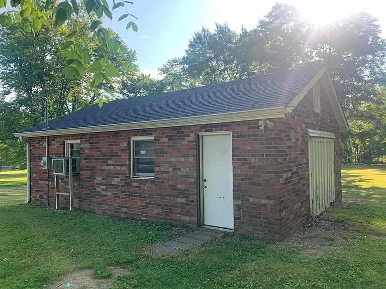 1863 Lake Rd — Photo 10