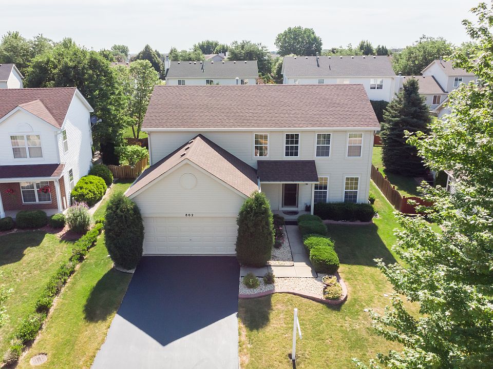 2nd image of 802 Meadowridge Dr