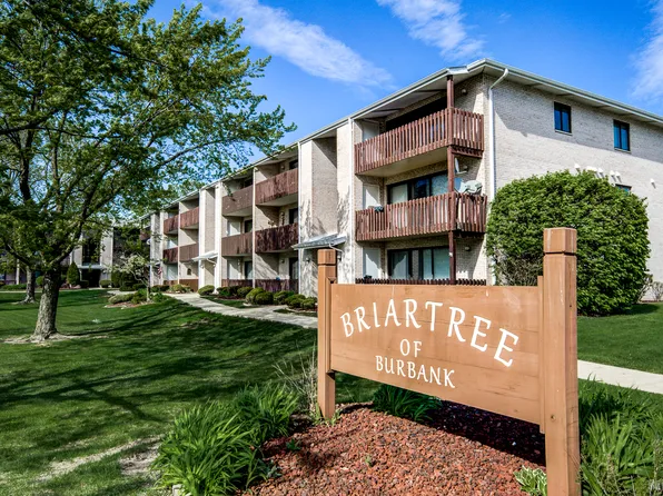 7542 Briartree Ln APT 412, Burbank, IL 60459