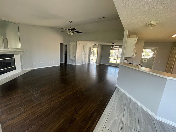 3rd image of 553 Batten Blvd