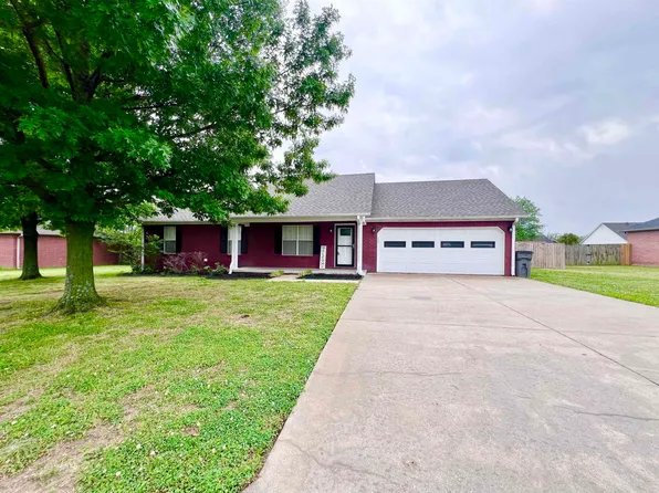 2806 Newcastle Dr, Paragould, AR 72450