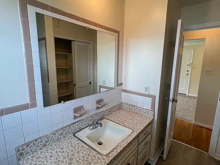 855 N Madison Ave #2 — Photo 19