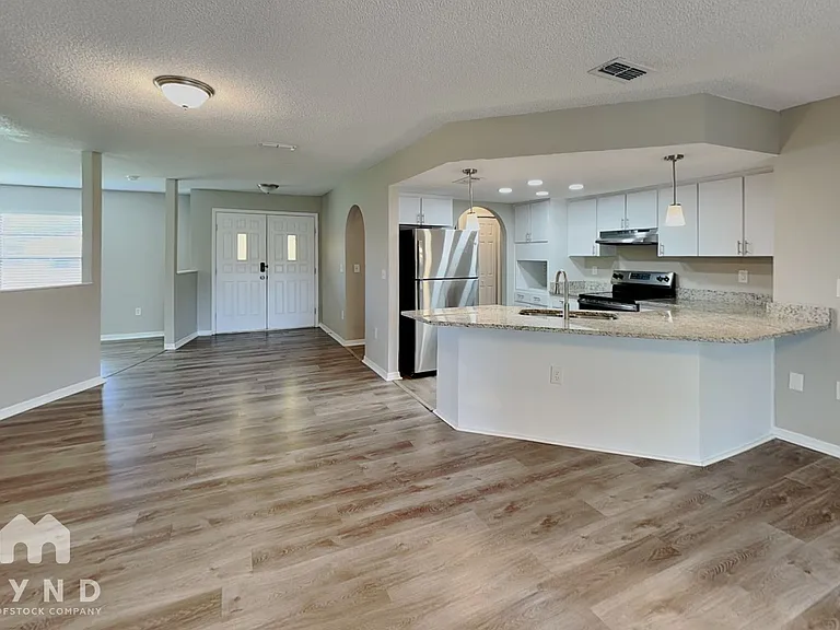 10327 Lansfield St — Photo 3