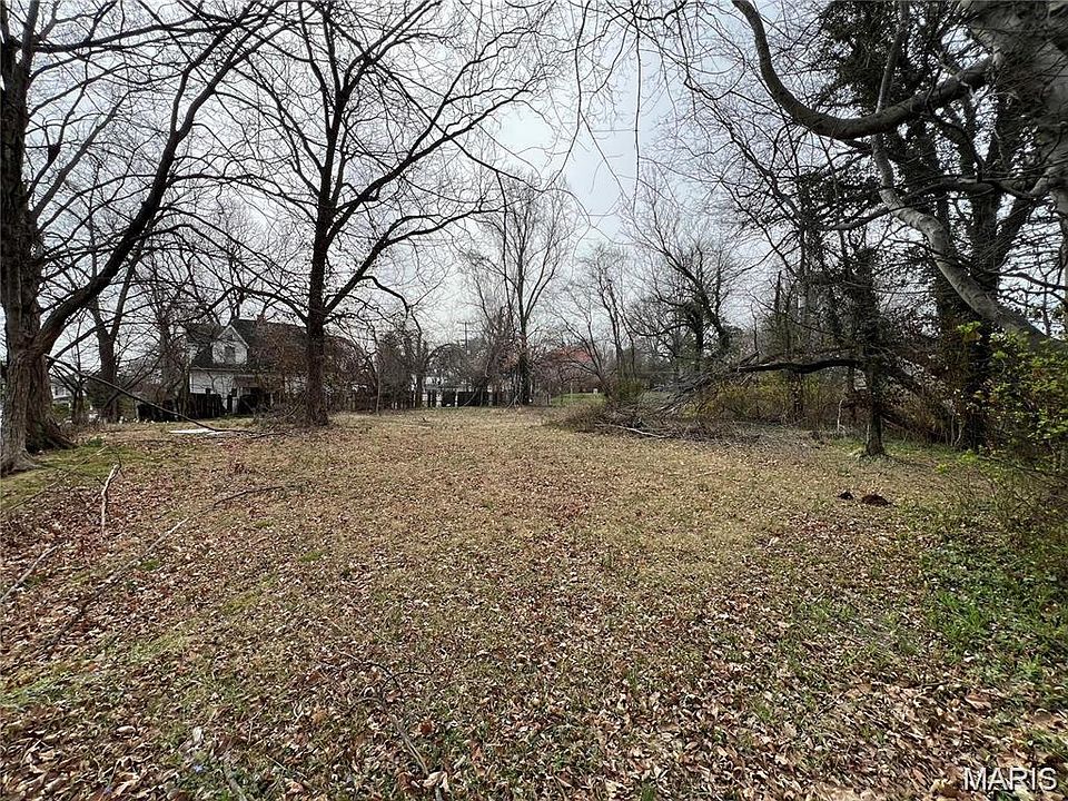 1st image of 421 Marie St