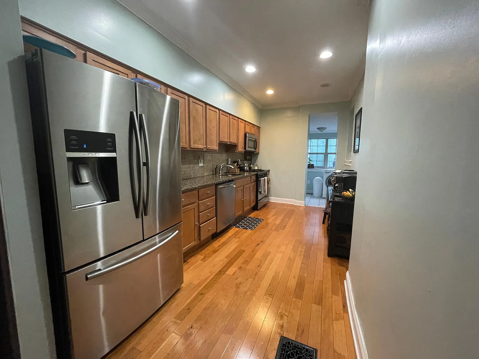 3 bed, 1.5 bath, 1284 sqft, $2,600 — Photo 1