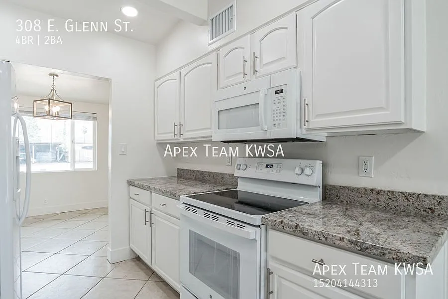 $1895- Beautiful, Renovated 4 Bed | 2 Bath Home with Spacious Backyard Available NOW! — Photo 4