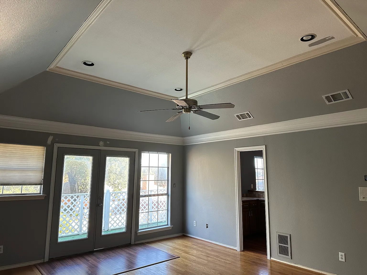 April Way Cir, Plano — Photo 4
