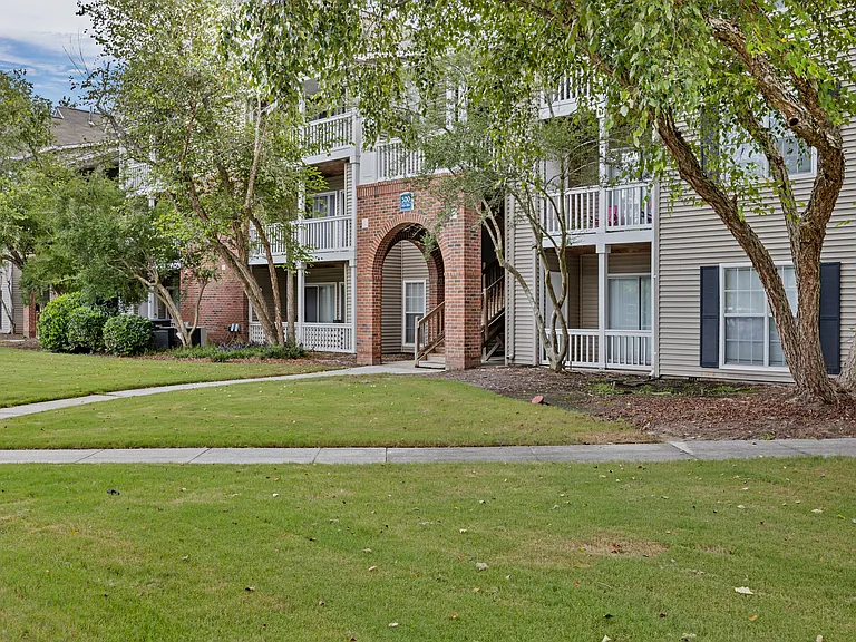 Georgetown Oaks — Photo 23