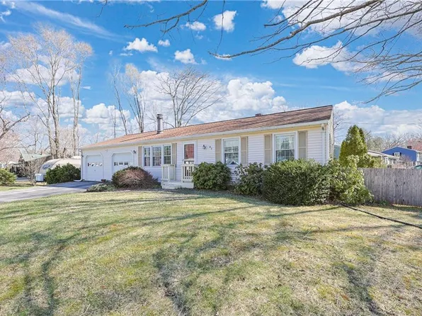 47 Sleepy Hollow Dr, Cumberland, RI 02864