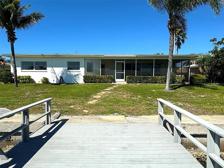 228 Howard Dr — Photo 10