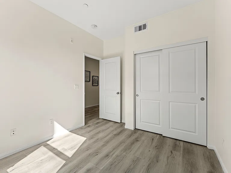 503 S Brea Blvd #18 — Photo 31