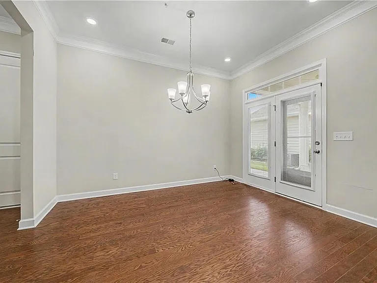 165 Mansfield Dr — Photo 16