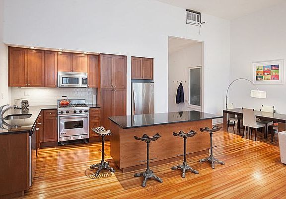 4th image of 10 Gramercy Park S APT 5