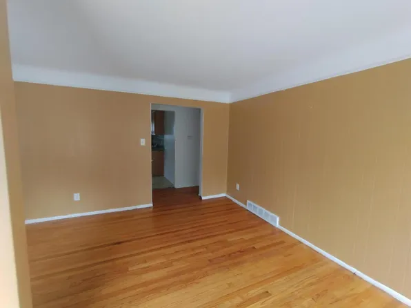 392 Sherbourne St, Inkster, MI 48141