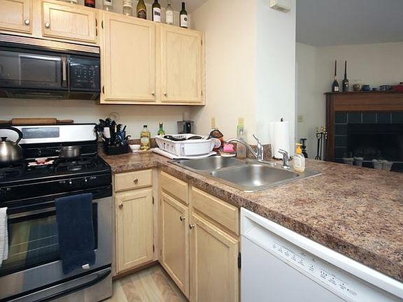 2nd image of 1538 N Oakhill Dr #M2