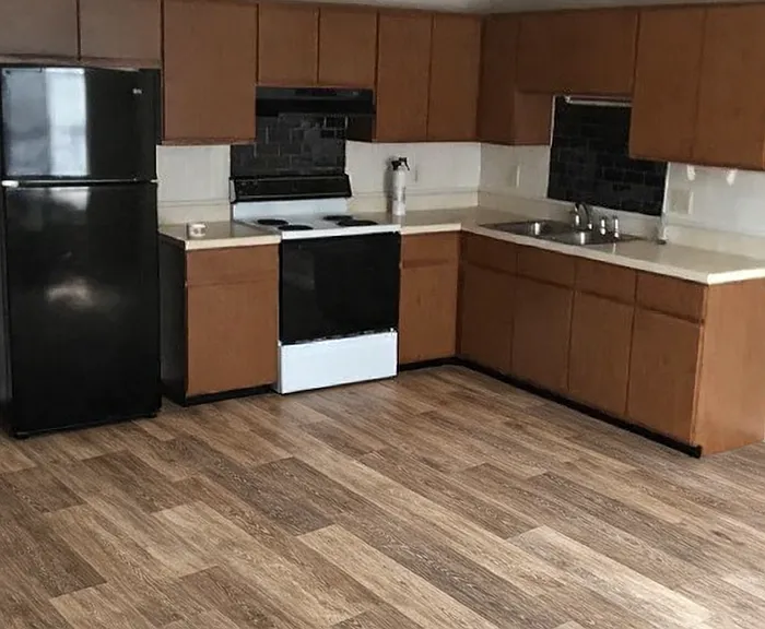 302 Park Ave — Photo 6