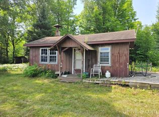 N14219 Newberg Rd, Channing, MI 49815
