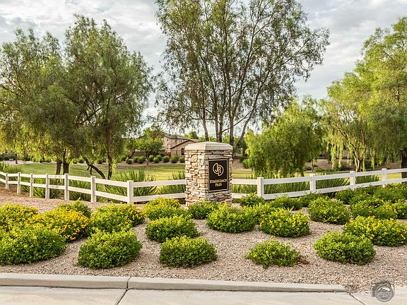 3rd image of 1069 E Palomino Way