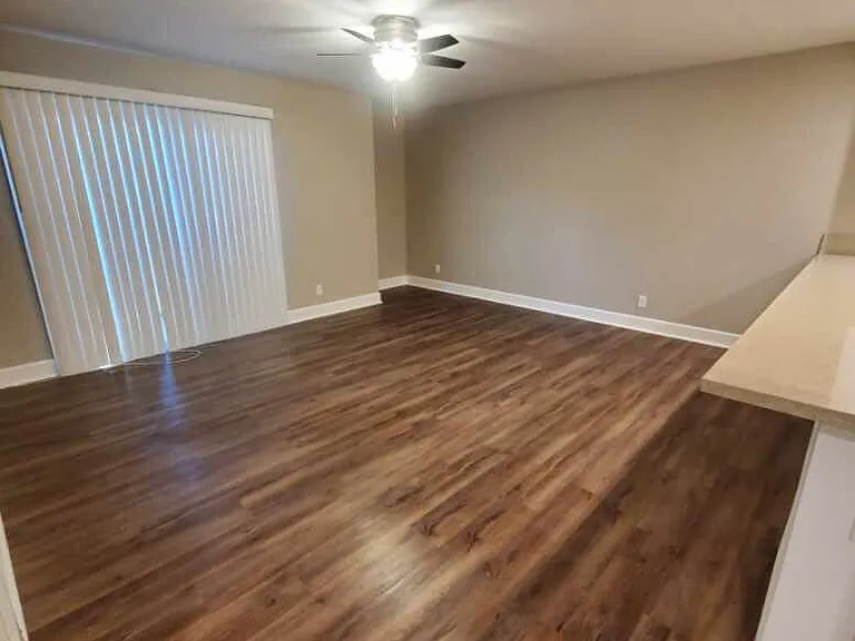 Vista Creek Apartments — Photo 27