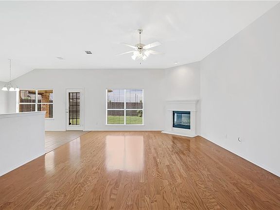 3rd image of 6208 Brooklynn Dr