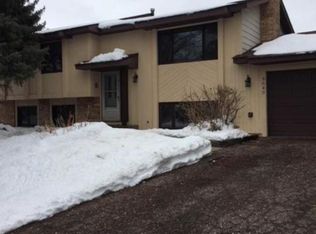 8640 Annapolis Ln N, Maple Grove, MN 55369