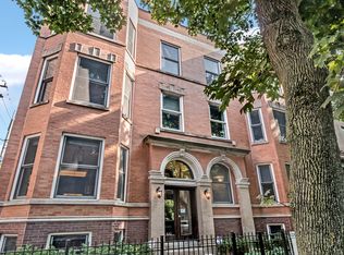 817 W Newport Ave #3, Chicago, IL 60657