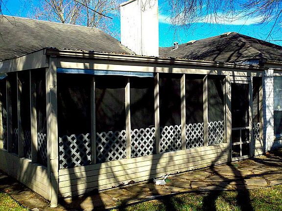 2nd image of 15403 Linkshire Dr