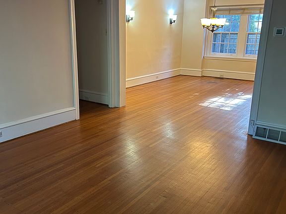 5th image of 139 Rutgers Ave APT 2