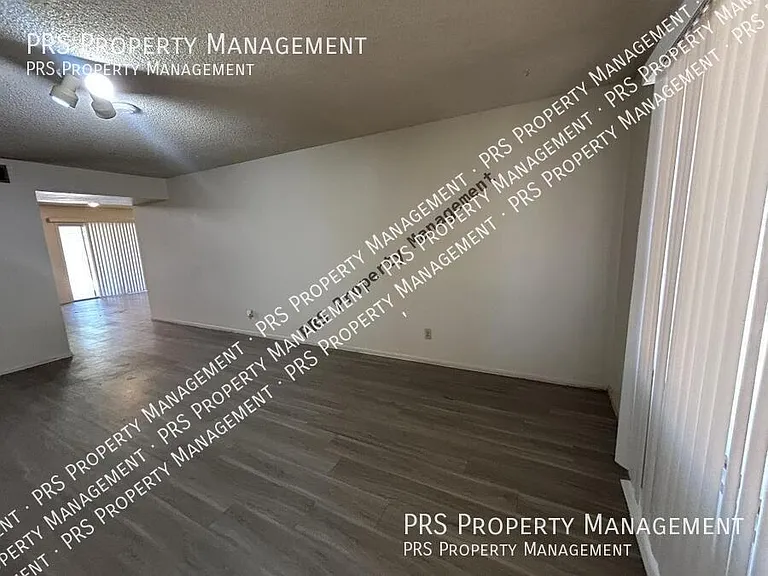 5309 S River Dr — Photo 3