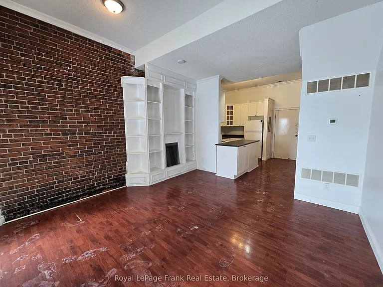 54 King St E #205 — Photo 3