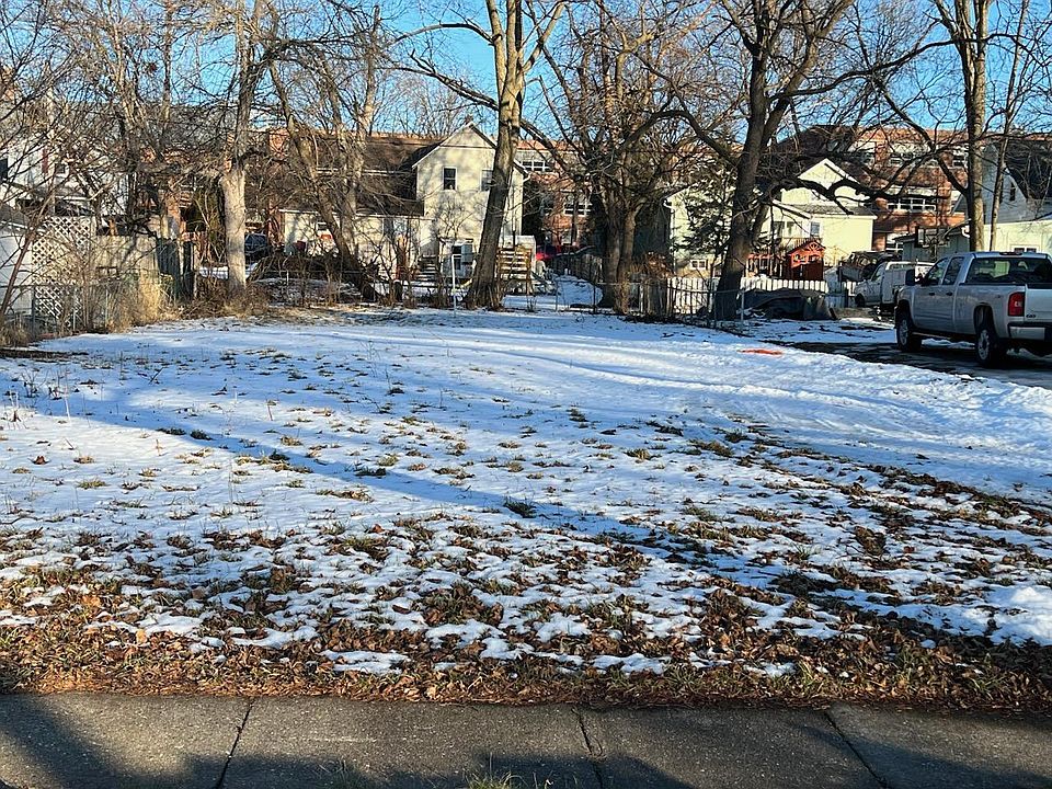 1st image of 415 Foster St