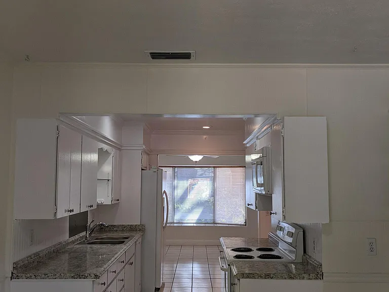 8 S Arcturas Ave — Photo 5