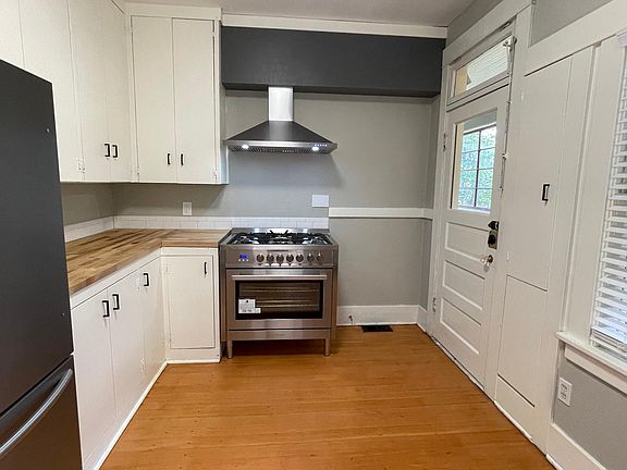 Kitchen 36" gas range