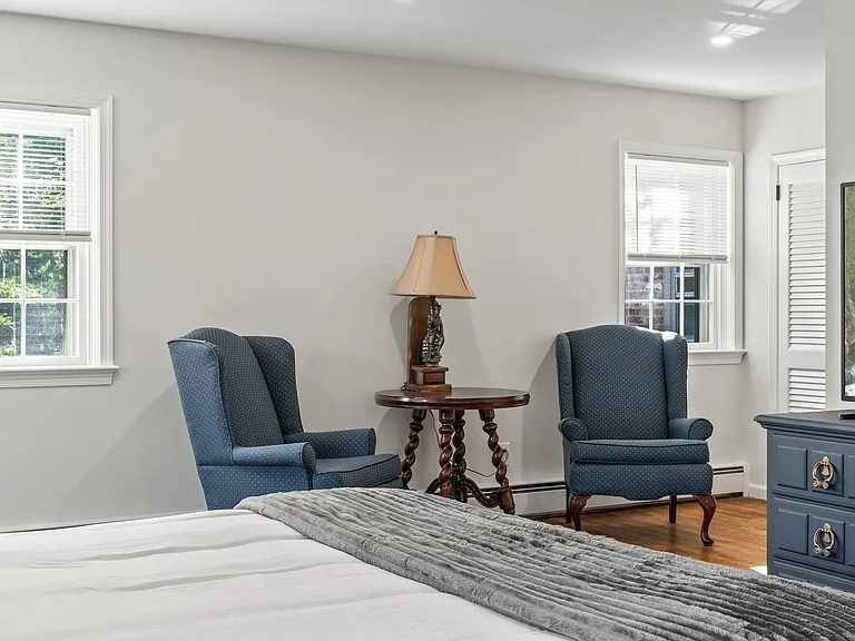 341 Crum Creek Ln — Photo 35