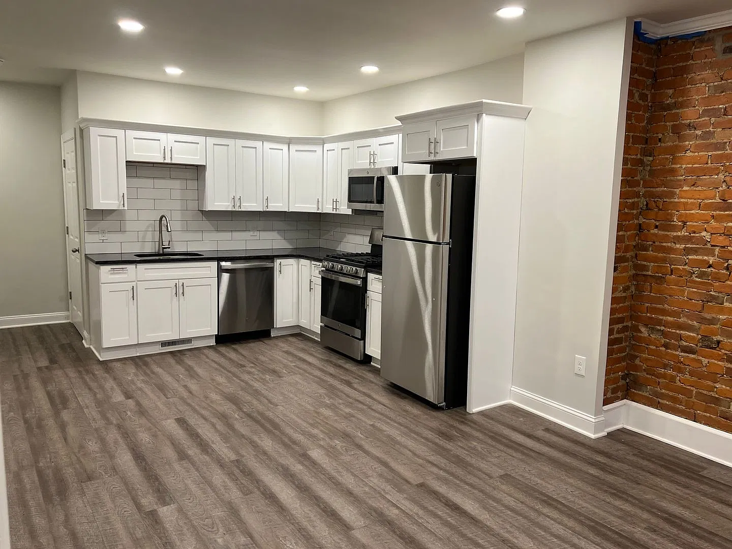 708 Columbia Ave — Photo 1