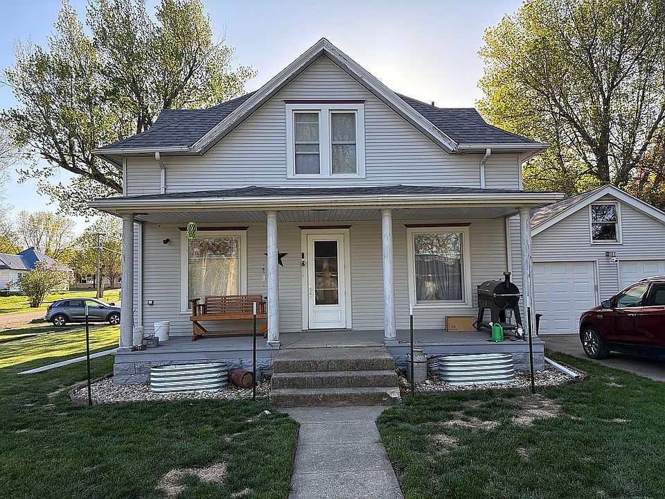 1st image of 301 N Lincoln Ave