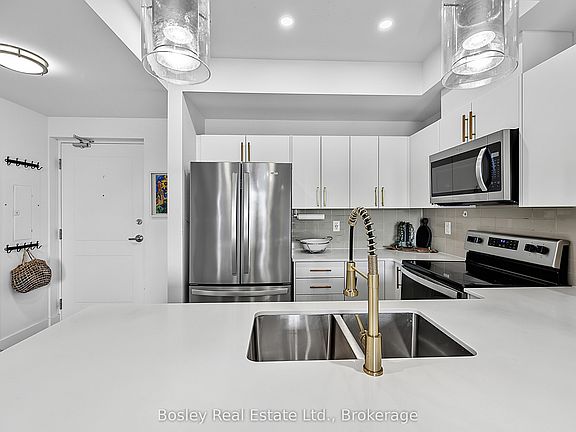 3rd image of 4 Kimberly Ln #404