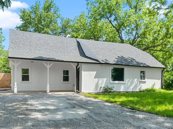 31810 W 392nd St, Osawatomie, KS 66064