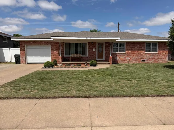 3006 24th St, Great Bend, KS 67530
