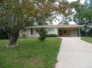 1902 Charlton Dr, Dothan, AL 36303