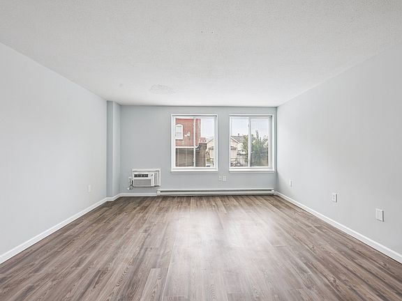 2nd image of 356 Franklin Ave #4