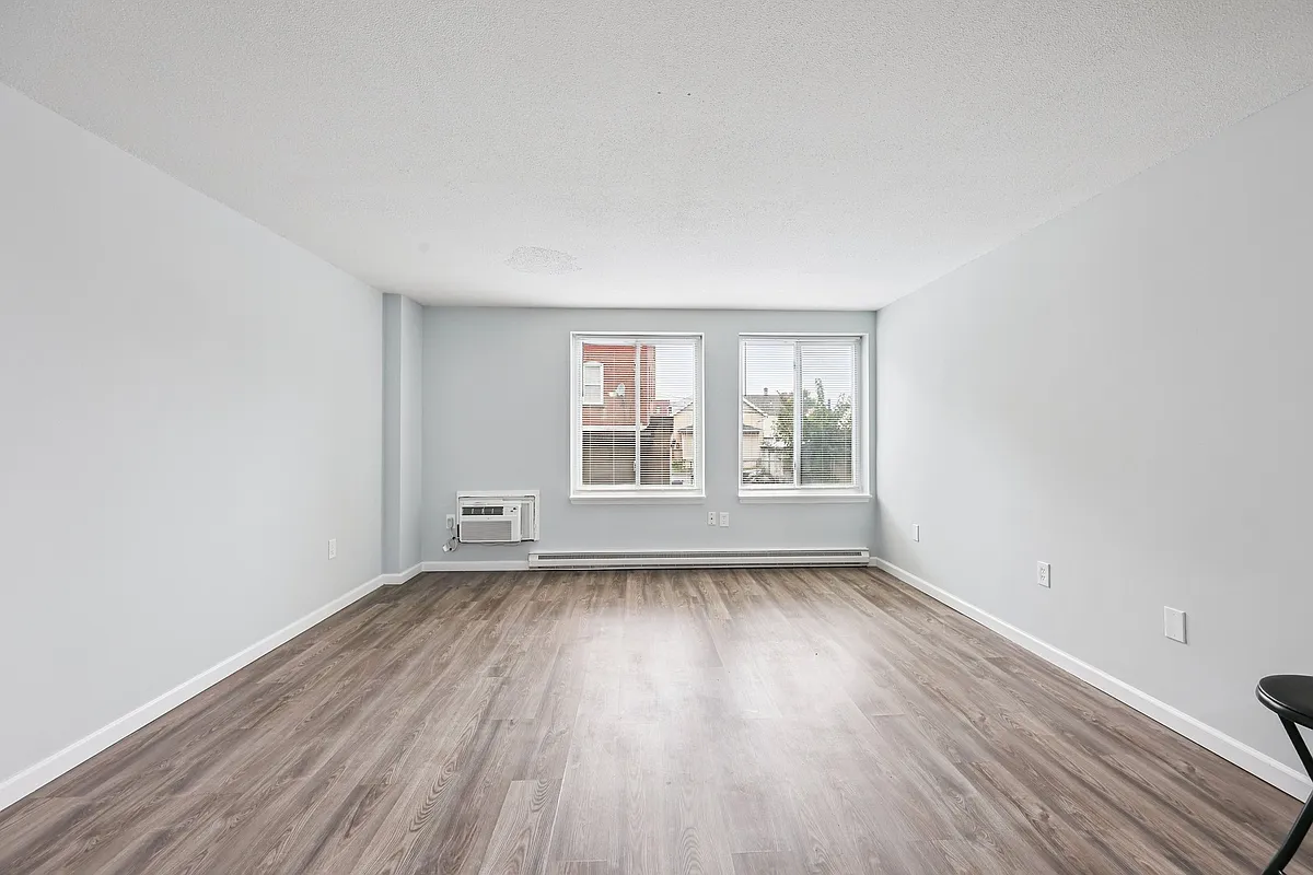 Building Photo - 356 Franklin Ave #4