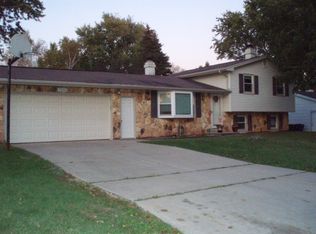 1294 Ponderosa Ave, Green Bay, WI 54313
