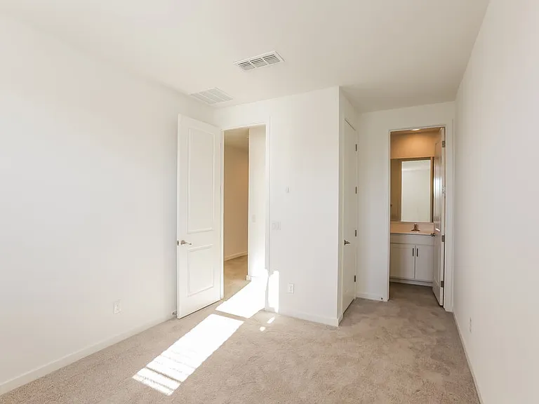 17484 W Sunnyslope Ln — Photo 15