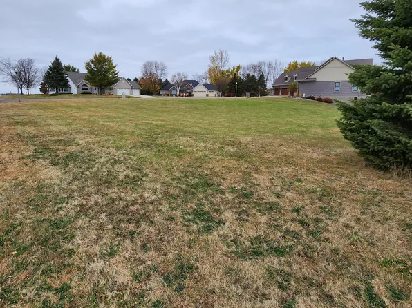 1502 Bayberry Ave W, Olivia, MN 56277