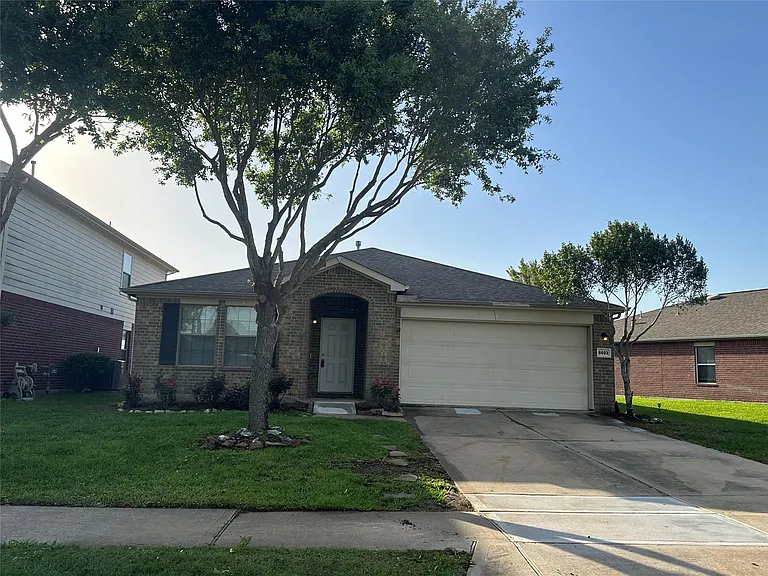 8023 Clover Leaf Dr — Photo 33
