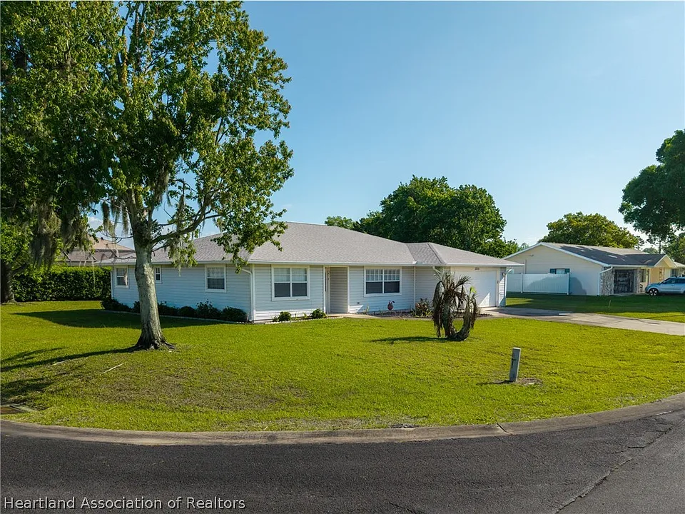 3205 Monza Dr