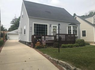 2857 S 69th St, Milwaukee, WI 53219