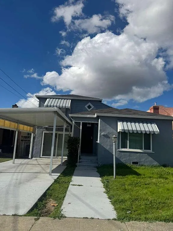 2315 Dashwood Ave — Photo 1